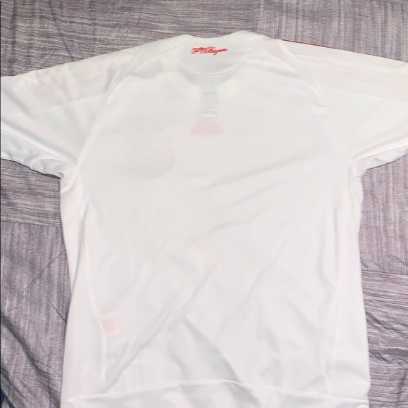 FC Bayern soccer jersey. LIKE NEW - Picture 7 of 8